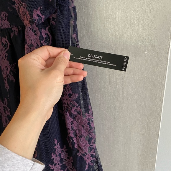 **NWT** Venus Lace Cold Shoulder Dress - Picture 4 of 6